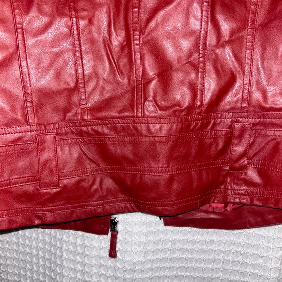 Red Jacket - Picture 4 of 6